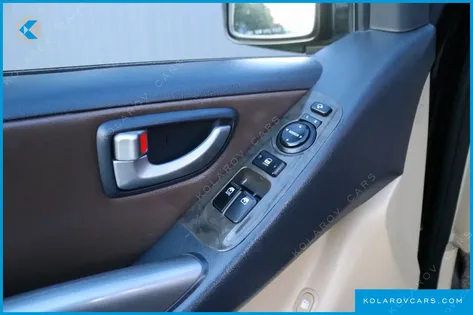 HYUNDAI STAREX 4WD LIMOUSINE