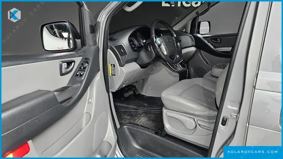 HYUNDAI STAREX 3-SEATER VAN