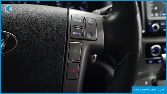 HYUNDAI STAREX 3-SEATER VAN