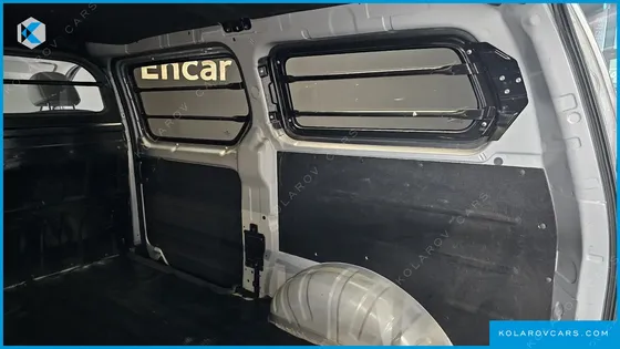 HYUNDAI STAREX 3-SEATER VAN