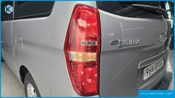 HYUNDAI STAREX 3-SEATER VAN