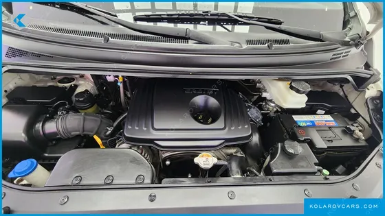 HYUNDAI STAREX 3-SEATER VAN