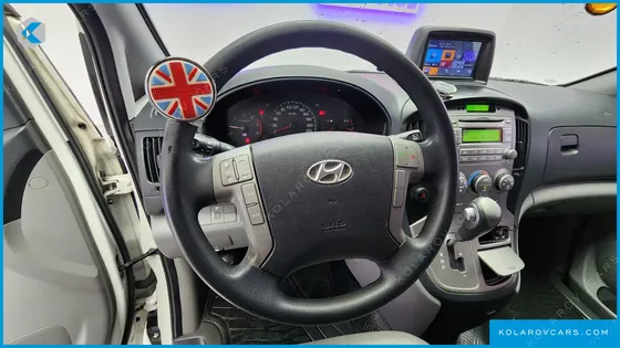 HYUNDAI STAREX 3-SEATER VAN
