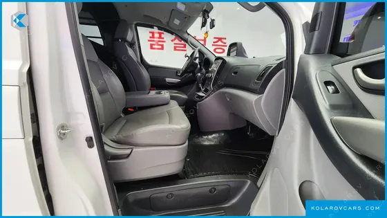 HYUNDAI STAREX 3-SEATER VAN