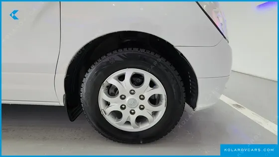 HYUNDAI STAREX 3-SEATER VAN