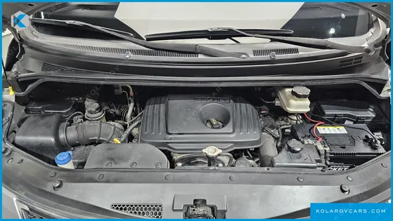 HYUNDAI STAREX 12-SEATER WAGON