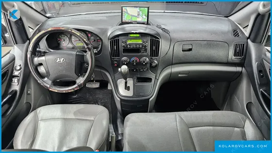 HYUNDAI STAREX 12-SEATER WAGON