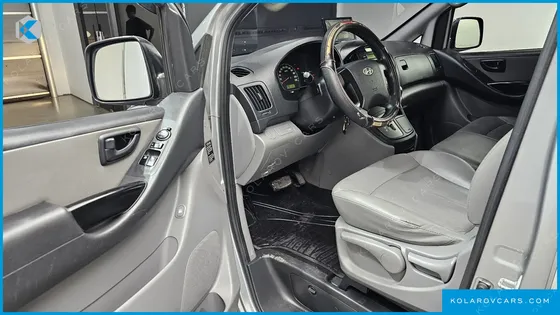 HYUNDAI STAREX 12-SEATER WAGON