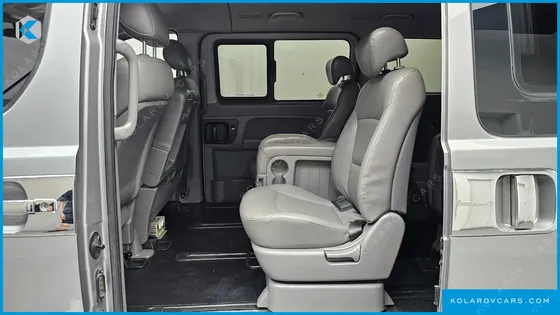 HYUNDAI STAREX 12-SEATER WAGON