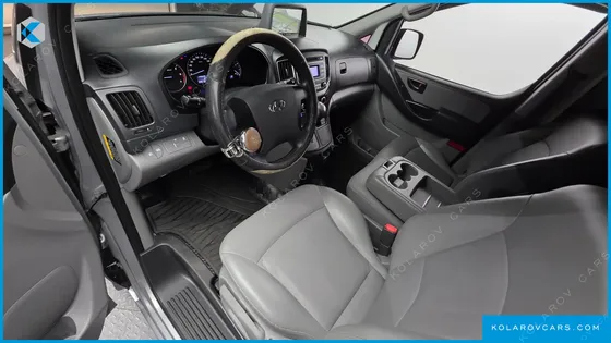 HYUNDAI STAREX 3-SEATER VAN