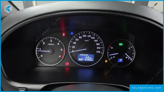 HYUNDAI STAREX 3-SEATER VAN