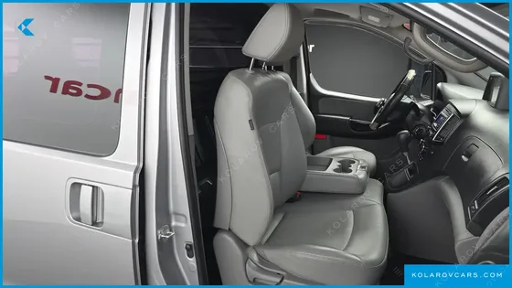 HYUNDAI STAREX 3-SEATER VAN