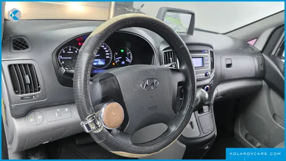 HYUNDAI STAREX 3-SEATER VAN