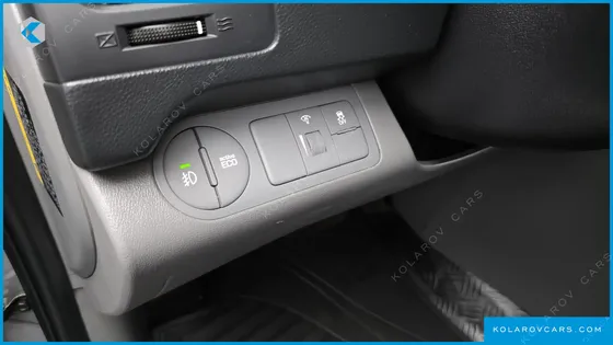 HYUNDAI STAREX 3-SEATER VAN