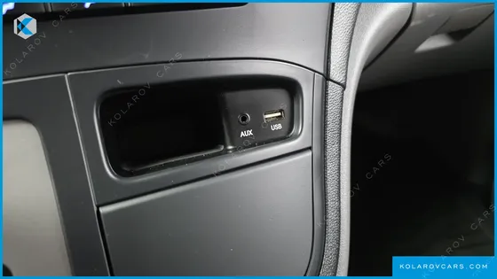 HYUNDAI STAREX 3-SEATER VAN