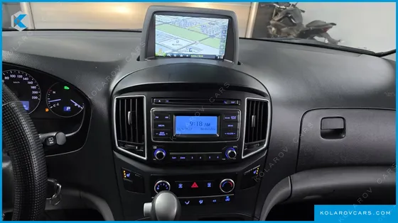 HYUNDAI STAREX 3-SEATER VAN