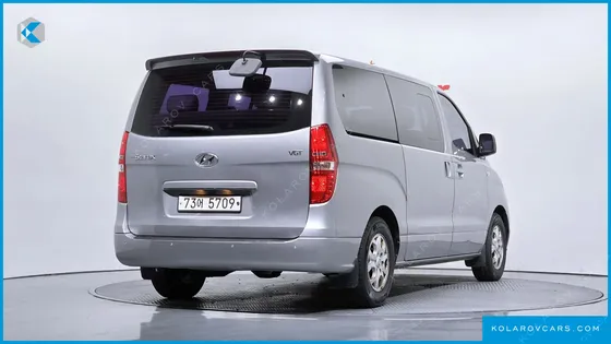 HYUNDAI STAREX 11-SEATER WAGON