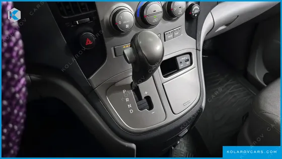HYUNDAI STAREX 11-SEATER WAGON