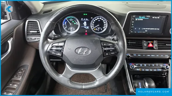 HYUNDAI GRANDEUR PREMIUM