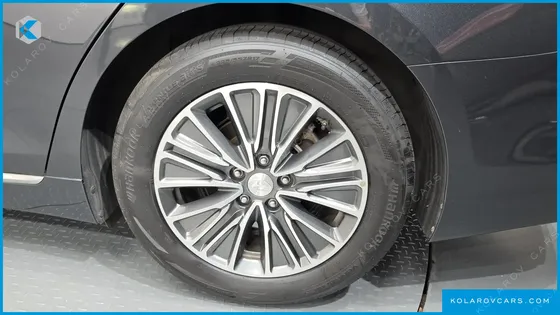 HYUNDAI GRANDEUR PREMIUM
