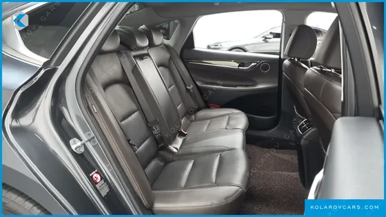 HYUNDAI GRANDEUR PREMIUM