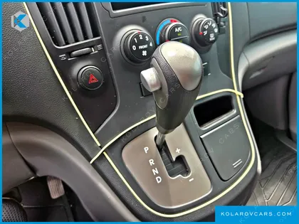 HYUNDAI STAREX 3-SEATER VAN