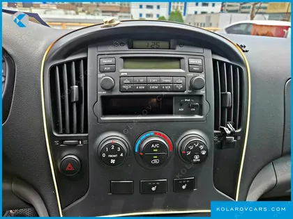 HYUNDAI STAREX 3-SEATER VAN