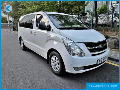 HYUNDAI STAREX 5-SEATER VAN