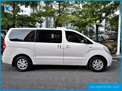 HYUNDAI STAREX 5-SEATER VAN