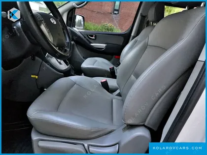 HYUNDAI STAREX 5-SEATER VAN