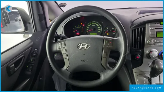 HYUNDAI STAREX 3-SEATER VAN
