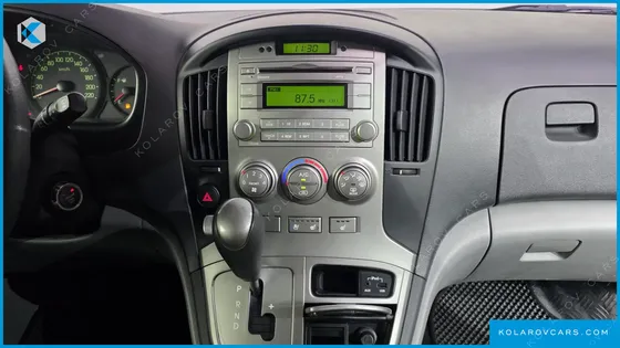 HYUNDAI STAREX 3-SEATER VAN