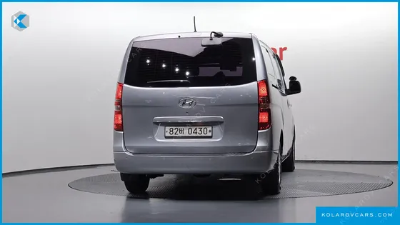 HYUNDAI STAREX 3-SEATER VAN