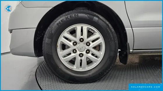 HYUNDAI STAREX 3-SEATER VAN