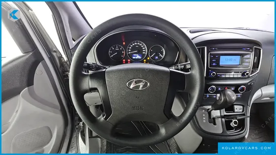 HYUNDAI STAREX 3-SEATER VAN