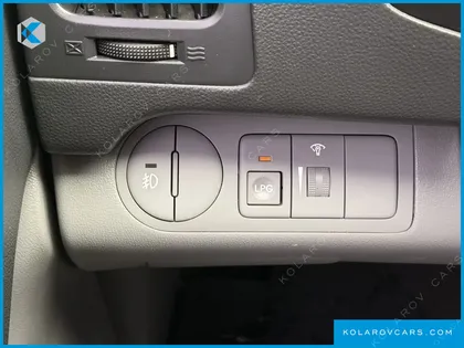 HYUNDAI STAREX 12-SEATER LPI WAGON