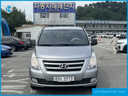 HYUNDAI STAREX 5-SEATER VAN