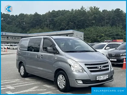 HYUNDAI STAREX 5-SEATER VAN