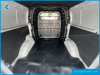 HYUNDAI STAREX 5-SEATER VAN