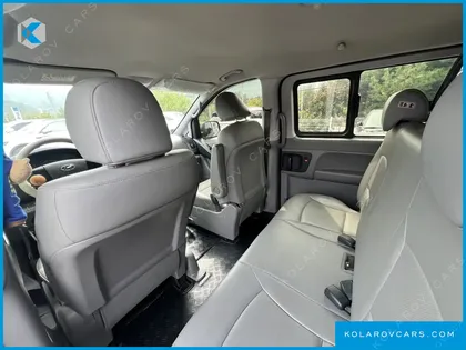 HYUNDAI STAREX 5-SEATER VAN