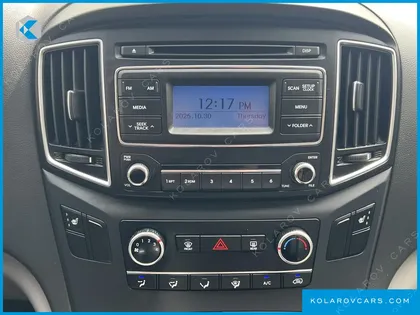 HYUNDAI STAREX 5-SEATER VAN