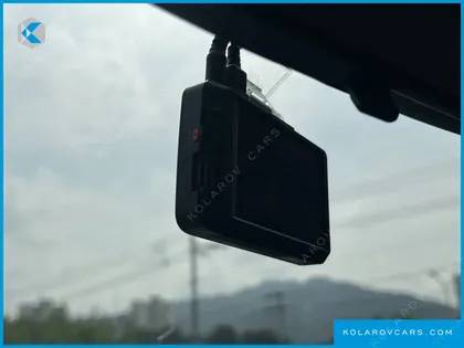 HYUNDAI STAREX 5-SEATER VAN