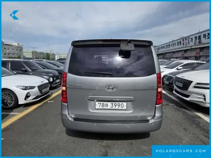 HYUNDAI STAREX 12-SEATER WAGON