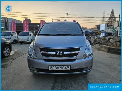 HYUNDAI STAREX 5-SEATER VAN