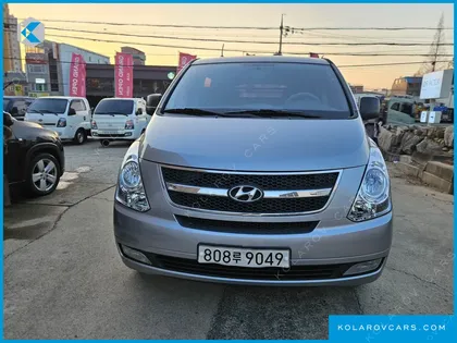 HYUNDAI STAREX 5-SEATER VAN