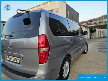 HYUNDAI STAREX 5-SEATER VAN