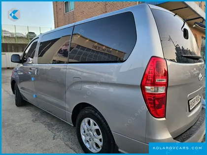 HYUNDAI STAREX 5-SEATER VAN