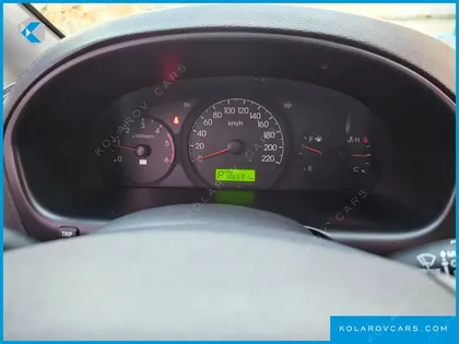 HYUNDAI STAREX 5-SEATER VAN