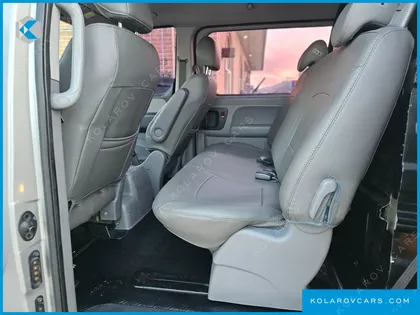 HYUNDAI STAREX 5-SEATER VAN