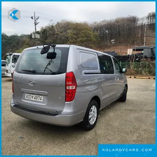 HYUNDAI STAREX 5-SEATER VAN